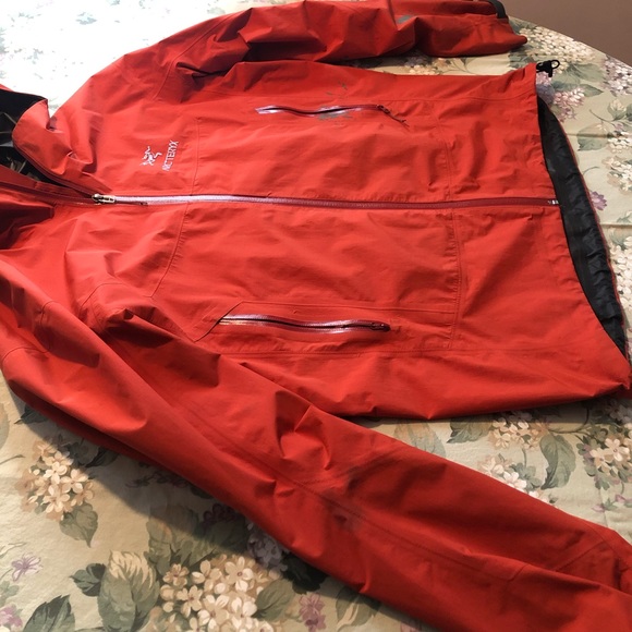 Arcteryx Beta SL Gore-Tex Large - Picture 4 of 8